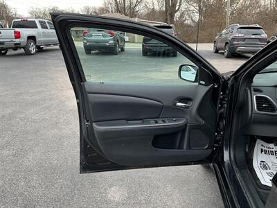 2013 Chrysler 200 Limited - Photo 13 - Terre Haute, IN 47804