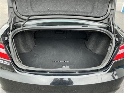 2013 Chrysler 200 Limited - Photo 30 - Terre Haute, IN 47804