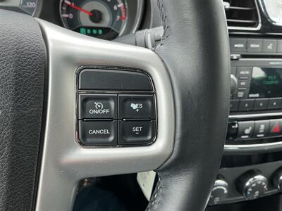 2013 Chrysler 200 Limited - Photo 19 - Terre Haute, IN 47804