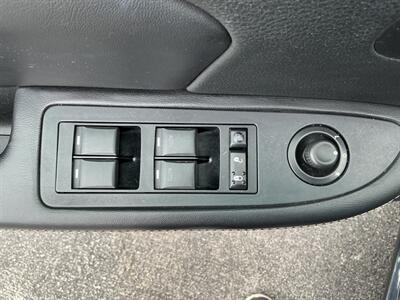2013 Chrysler 200 Limited - Photo 14 - Terre Haute, IN 47804