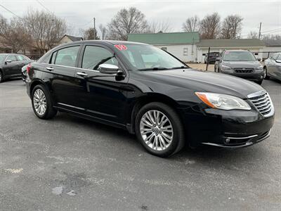 2013 Chrysler 200 Limited - Photo 5 - Terre Haute, IN 47804
