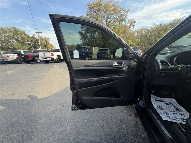 2017 Jeep Grand Cherokee Limited - Photo 21 - Terre Haute, IN 47804