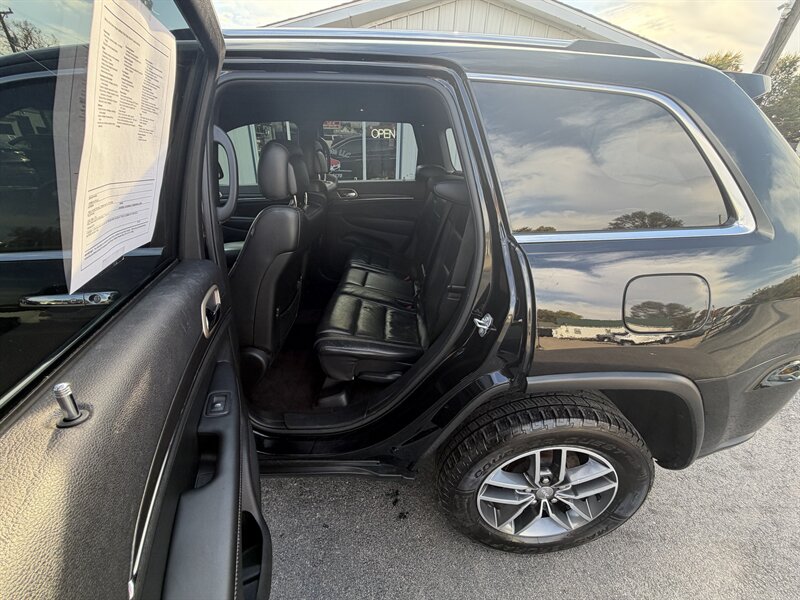 2017 Jeep Grand Cherokee Limited - Photo 9 - Terre Haute, IN 47804