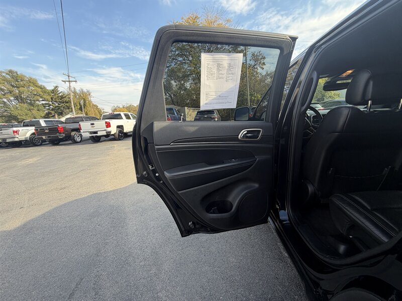 2017 Jeep Grand Cherokee Limited - Photo 16 - Terre Haute, IN 47804