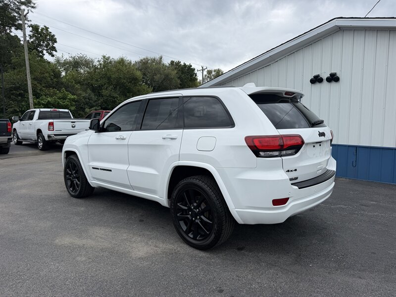 2018 Jeep Grand Cherokee Altitude - Photo 3 - Terre Haute, IN 47804