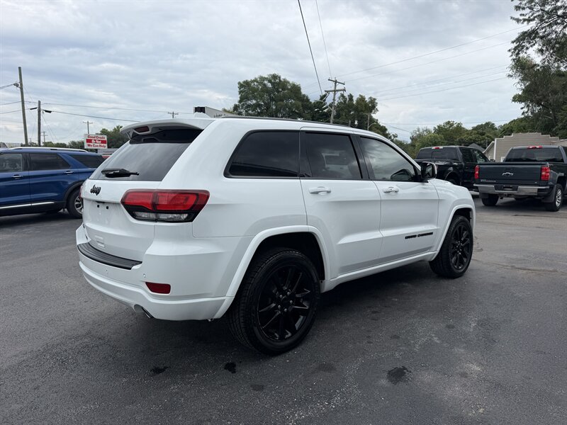 2018 Jeep Grand Cherokee Altitude - Photo 6 - Terre Haute, IN 47804