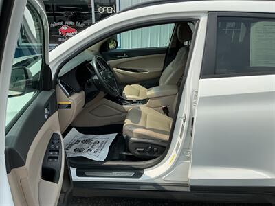 2016 Hyundai TUCSON Limited   - Photo 8 - Terre Haute, IN 47804