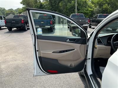 2016 Hyundai TUCSON Limited   - Photo 14 - Terre Haute, IN 47804