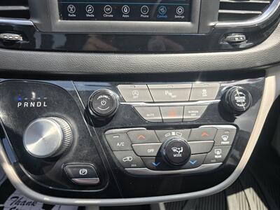 2020 Chrysler Voyager LX   - Photo 27 - Terre Haute, IN 47804