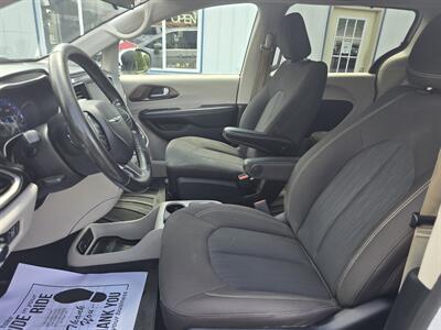 2020 Chrysler Voyager LX   - Photo 12 - Terre Haute, IN 47804