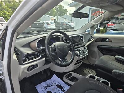 2020 Chrysler Voyager LX   - Photo 11 - Terre Haute, IN 47804