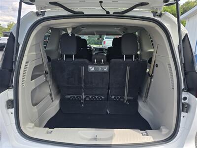 2020 Chrysler Voyager LX   - Photo 17 - Terre Haute, IN 47804