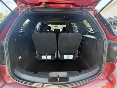2017 Ford Explorer XLT   - Photo 11 - Terre Haute, IN 47804