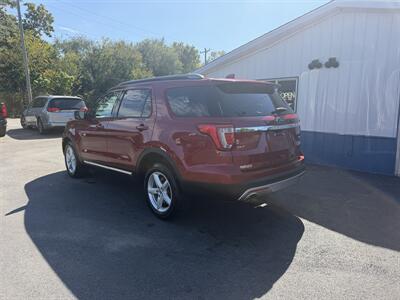 2017 Ford Explorer XLT   - Photo 3 - Terre Haute, IN 47804