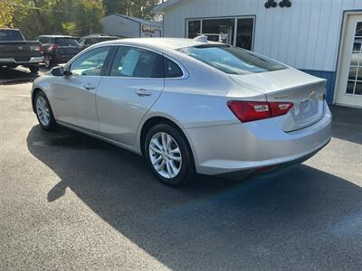 2018 Chevrolet Malibu LT - Photo 3 - Terre Haute, IN 47804