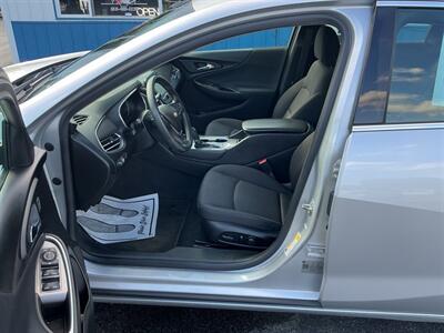 2018 Chevrolet Malibu LT - Photo 8 - Terre Haute, IN 47804