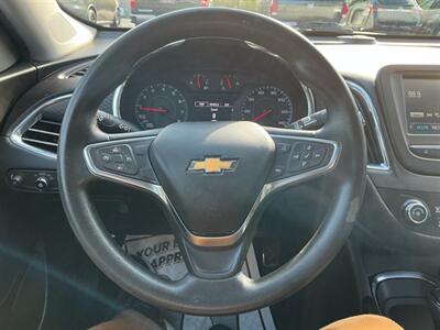 2018 Chevrolet Malibu LT - Photo 17 - Terre Haute, IN 47804