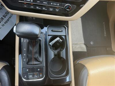 2018 Kia Sedona SXL   - Photo 38 - Terre Haute, IN 47804