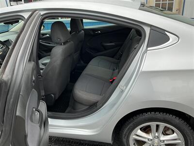2017 Chevrolet Cruze LT Auto - Photo 11 - Terre Haute, IN 47804