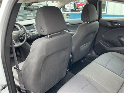 2017 Chevrolet Cruze LT Auto - Photo 12 - Terre Haute, IN 47804