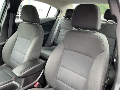 2017 Chevrolet Cruze LT Auto - Photo 10 - Terre Haute, IN 47804