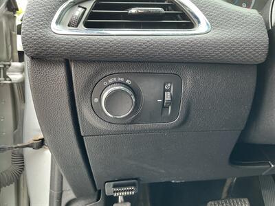 2017 Chevrolet Cruze LT Auto - Photo 18 - Terre Haute, IN 47804