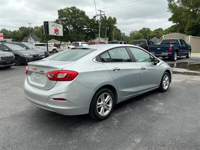 2017 Chevrolet Cruze LT Auto - Photo 5 - Terre Haute, IN 47804