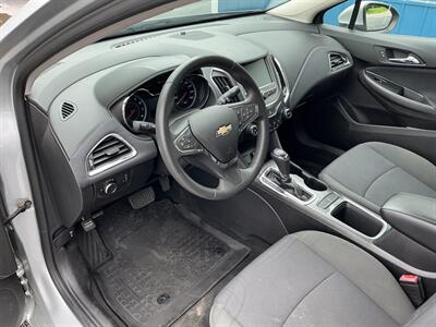 2017 Chevrolet Cruze LT Auto - Photo 9 - Terre Haute, IN 47804
