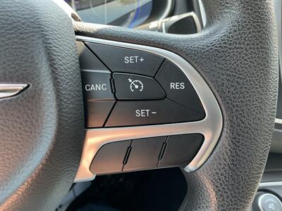 2016 Chrysler 200 Limited - Photo 19 - Terre Haute, IN 47804