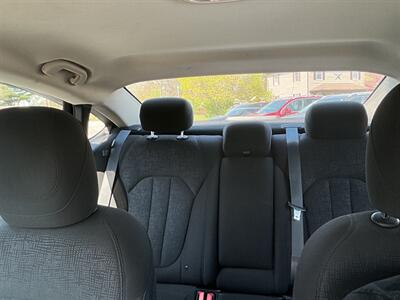 2016 Chrysler 200 Limited - Photo 28 - Terre Haute, IN 47804