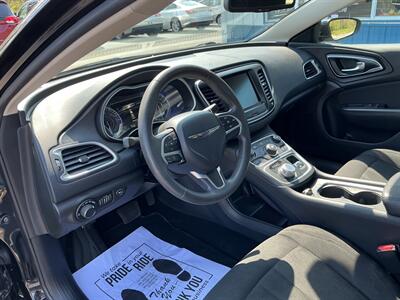 2016 Chrysler 200 Limited - Photo 8 - Terre Haute, IN 47804