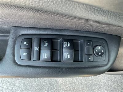 2016 Chrysler 200 Limited - Photo 14 - Terre Haute, IN 47804