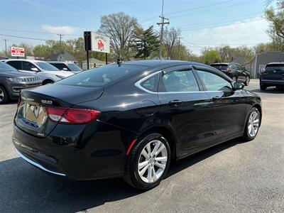 2016 Chrysler 200 Limited - Photo 4 - Terre Haute, IN 47804