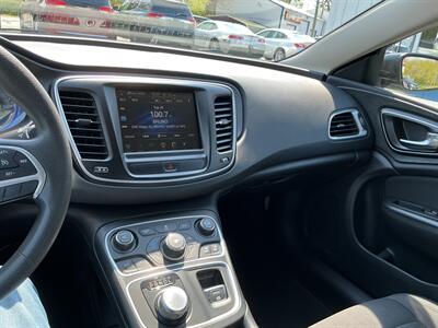 2016 Chrysler 200 Limited - Photo 20 - Terre Haute, IN 47804