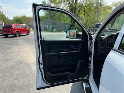 2014 RAM 1500 Express - Photo 13 - Terre Haute, IN 47804