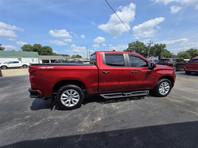 2021 Chevrolet Silverado 1500 Custom   - Photo 9 - Terre Haute, IN 47804