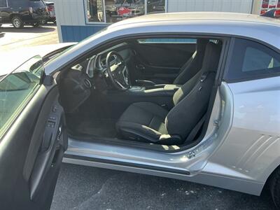 2015 Chevrolet Camaro LT - Photo 8 - Terre Haute, IN 47804