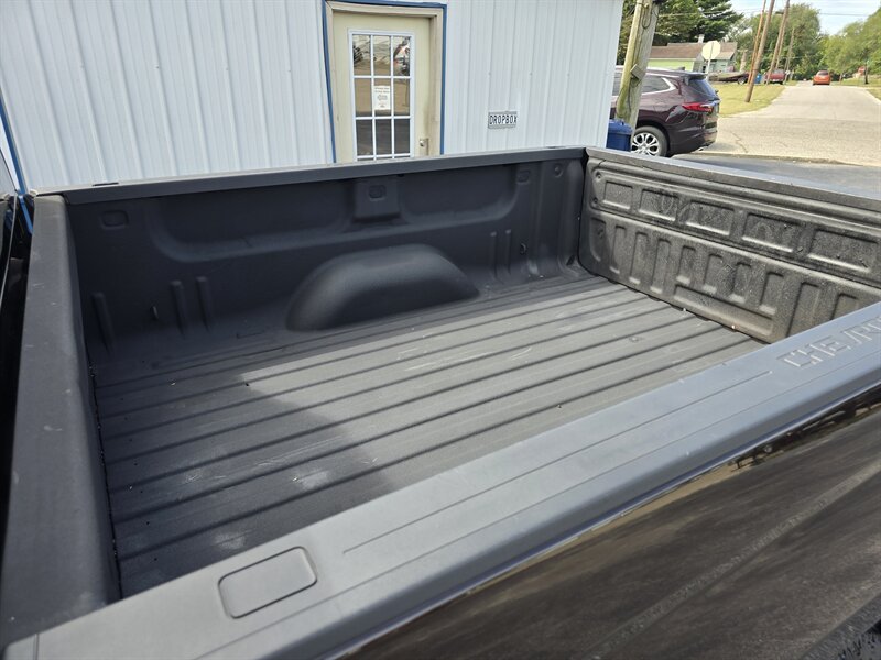 2018 Chevrolet Silverado 1500 LT Z71 - Photo 19 - Terre Haute, IN 47804