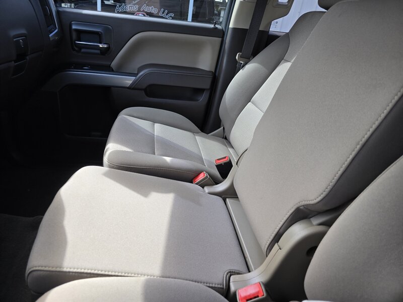 2018 Chevrolet Silverado 1500 LT Z71 - Photo 18 - Terre Haute, IN 47804