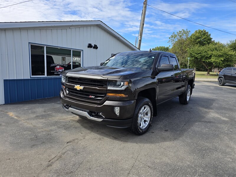 2018 Chevrolet Silverado 1500 LT Z71 - Photo 12 - Terre Haute, IN 47804