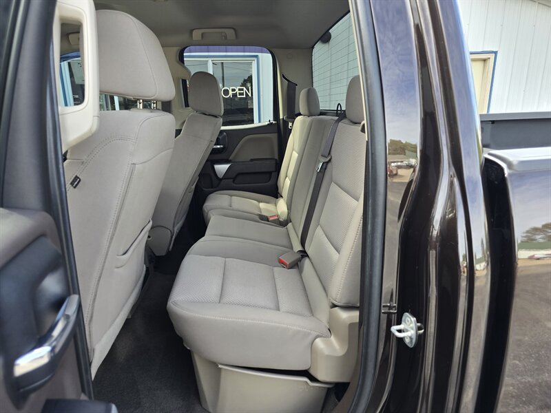 2018 Chevrolet Silverado 1500 LT Z71 - Photo 16 - Terre Haute, IN 47804