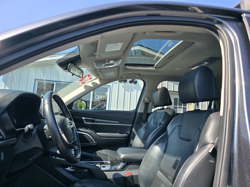 2022 Kia Telluride S - Photo 10 - Terre Haute, IN 47804