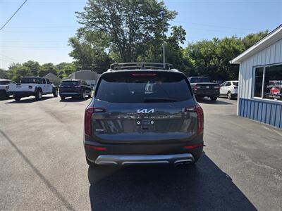 2022 Kia Telluride S - Photo 8 - Terre Haute, IN 47804