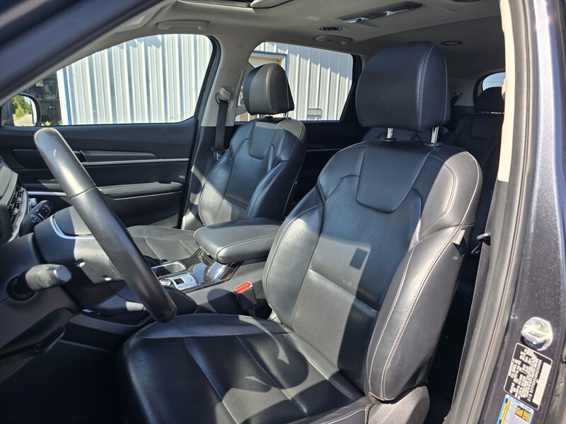 2022 Kia Telluride S - Photo 11 - Terre Haute, IN 47804