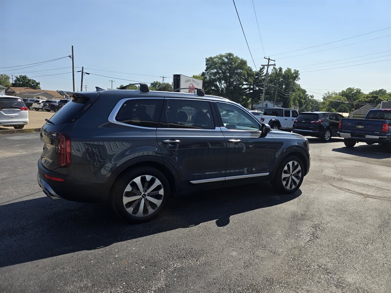 2022 Kia Telluride S - Photo 5 - Terre Haute, IN 47804