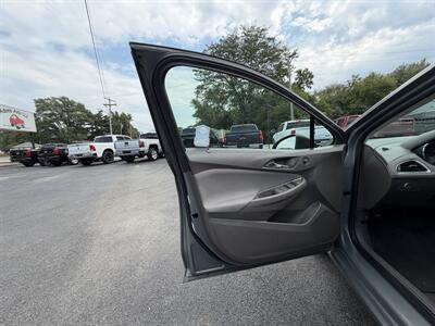 2017 Chevrolet Cruze LT Auto - Photo 20 - Terre Haute, IN 47804