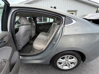 2017 Chevrolet Cruze LT Auto - Photo 11 - Terre Haute, IN 47804