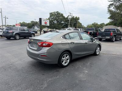 2017 Chevrolet Cruze LT Auto - Photo 5 - Terre Haute, IN 47804