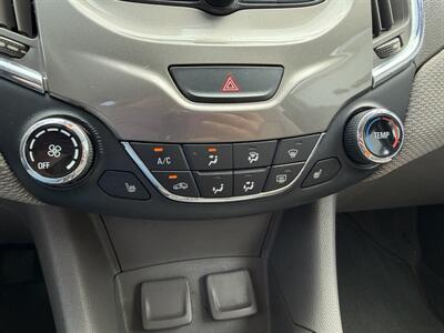 2017 Chevrolet Cruze LT Auto - Photo 28 - Terre Haute, IN 47804