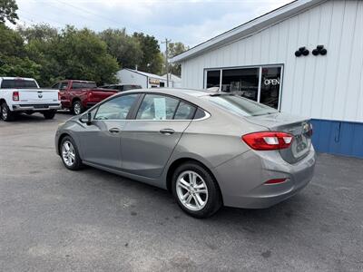 2017 Chevrolet Cruze LT Auto - Photo 3 - Terre Haute, IN 47804